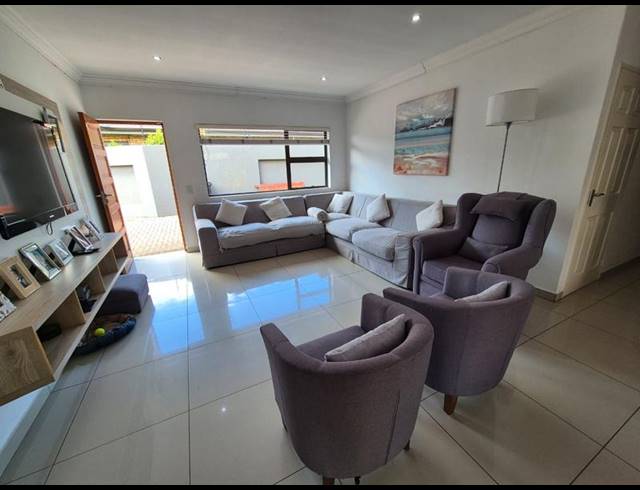 3 BEDROOM CLUSTER FOR SALE IN RACEVIEW